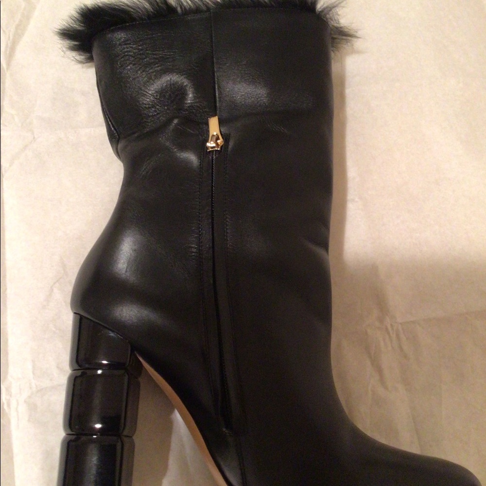 Boots - Picture 3 of 4